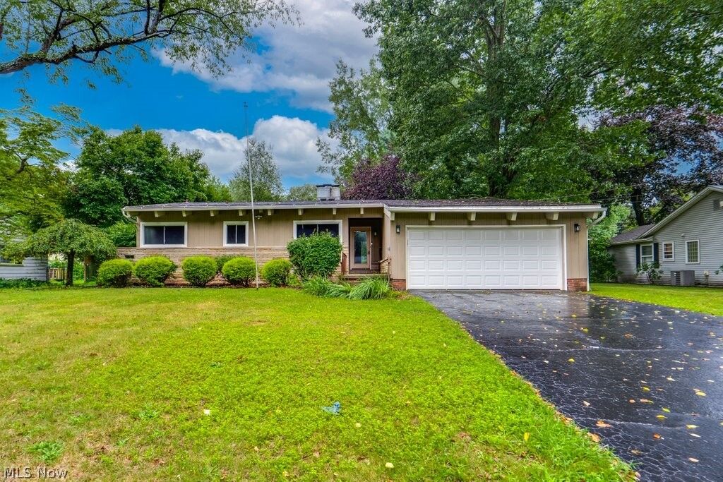 Property Photo:  570 Mardon Avenue  OH 44303 