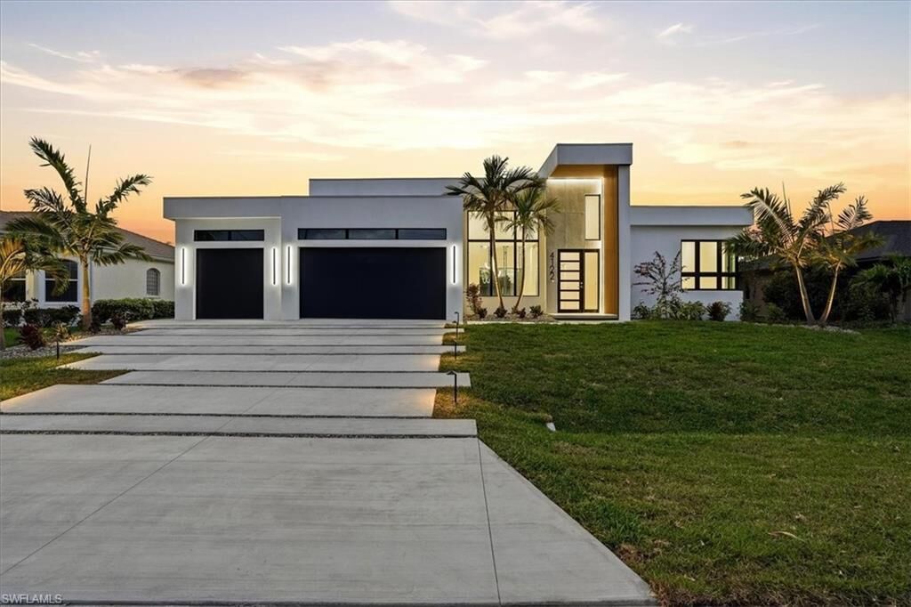 Property Photo:  4122 SW 27th Pl  FL 33914 