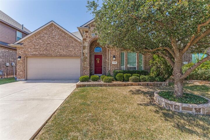 Property Photo: 3556 Glass Mountain Trail TX 76244