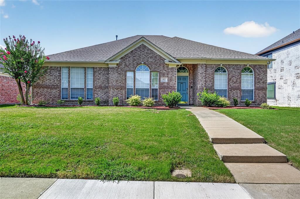 Property Photo:  423 Halifax Drive  TX 75019 