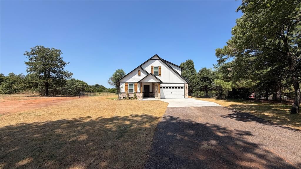 Property Photo: 16409 April Drive OK 74857