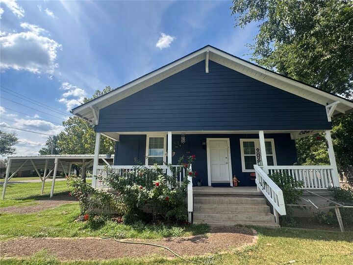 Property Photo:  611 SW 6th Street  OK 73052 