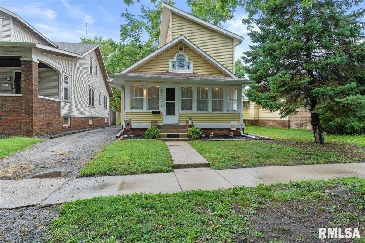 Property Photo: 1709 S College Street IL 62704