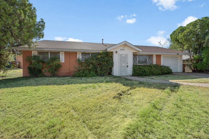 Property Photo: 2512 Lynn Dr TX 79720