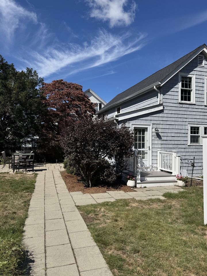 Property Photo:  44 Mount Vernon St  MA 01960 