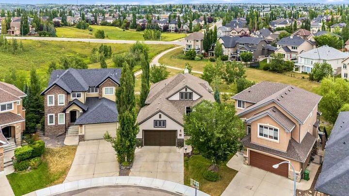 Property Photo: 22 Tuscany Estates Crescent NW AB T3L 0B2