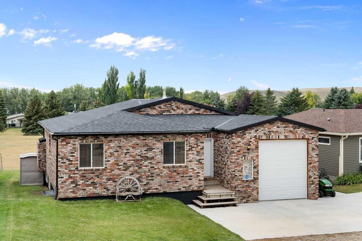 436 Sunset Drive — photo 1
