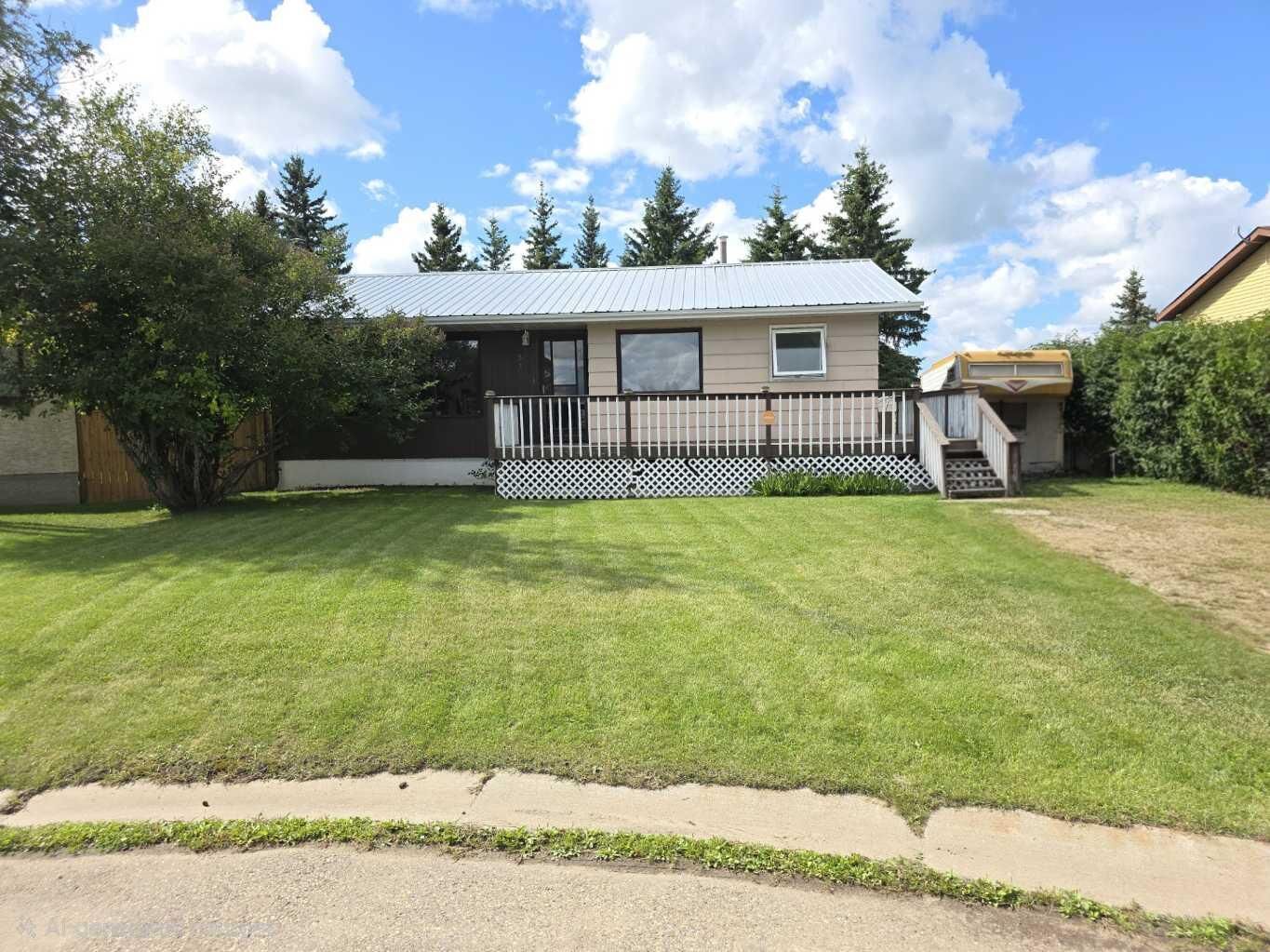 Property Photo: 5402 53 Street AB T0H 0E0