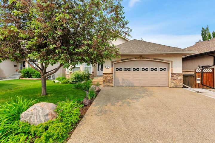 Property Photo: 89 Alberts Close AB T4R 3J7
