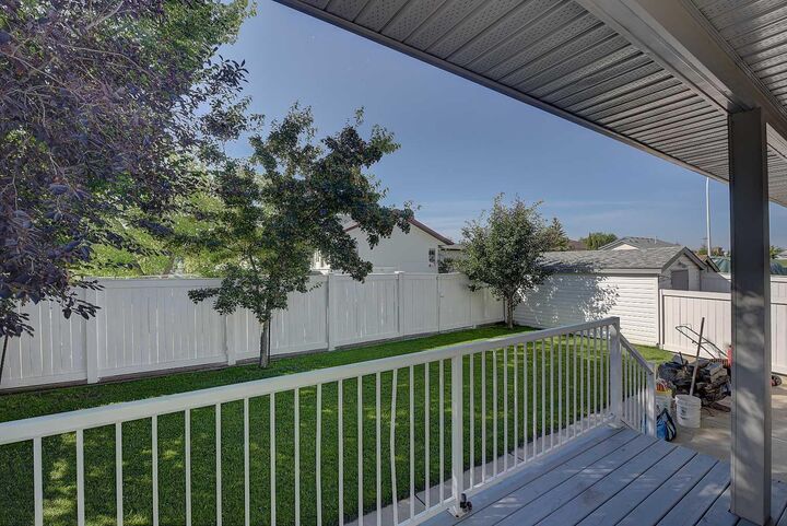 Property Photo: 10659 81 Avenue AB T8W 2J8