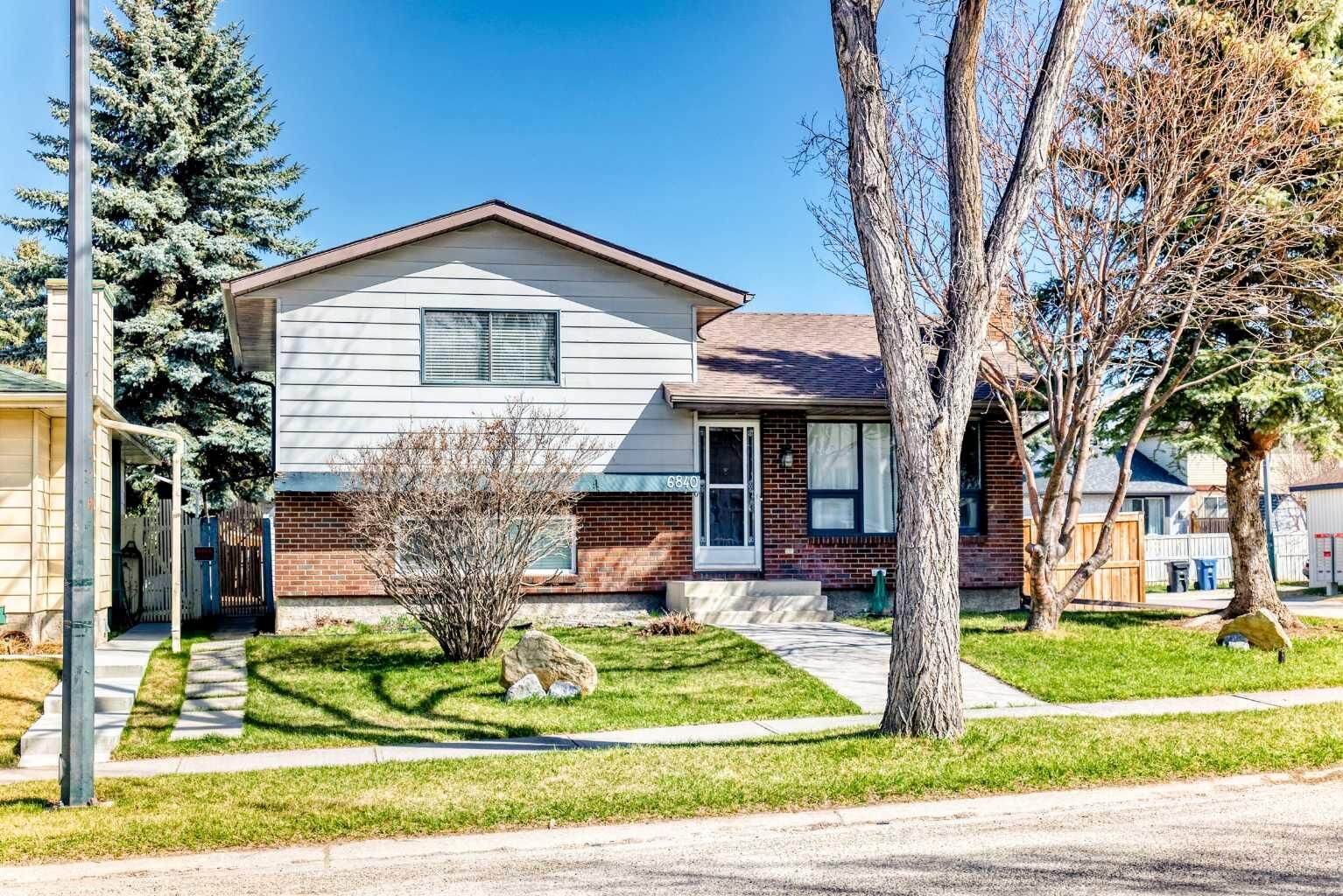 Property Photo: 6840 4 Avenue NE AB T2A 6N3