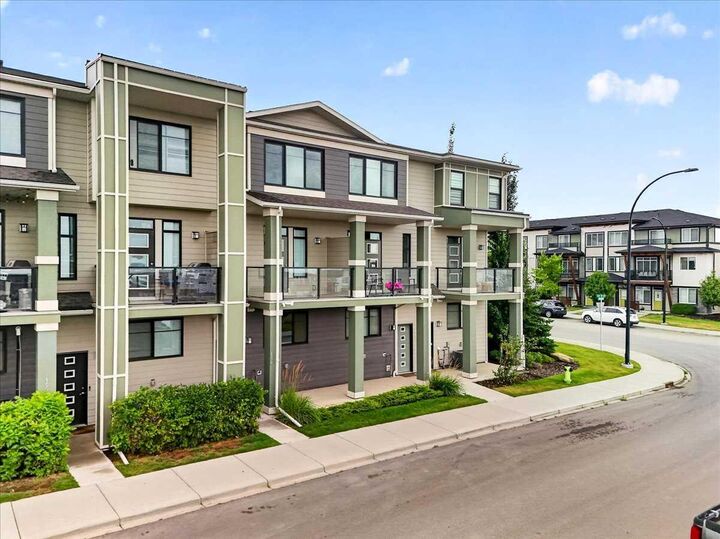 154 Seton Passage SE — photo 1