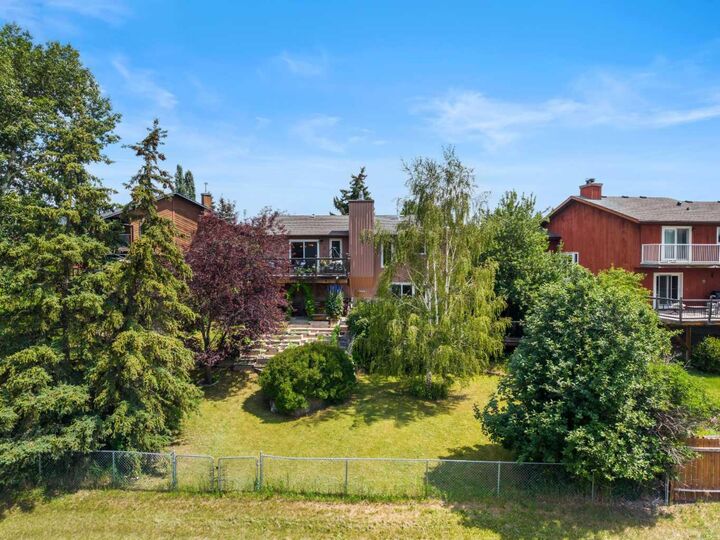 Property Photo: 34 Cascade Place AB T4C 1G6