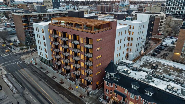 310 15 Avenue SW 221 — photo 1