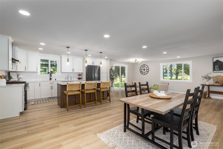 Property Photo: 323 W King Tut Road WA 98226