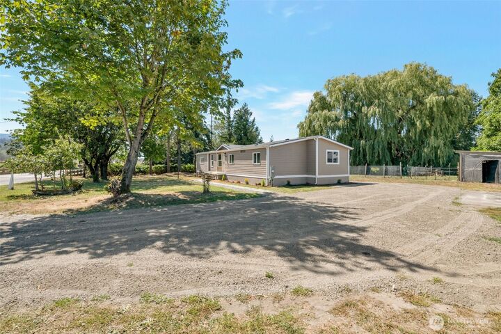 Property Photo: 9295 N Telegraph Road WA 98295
