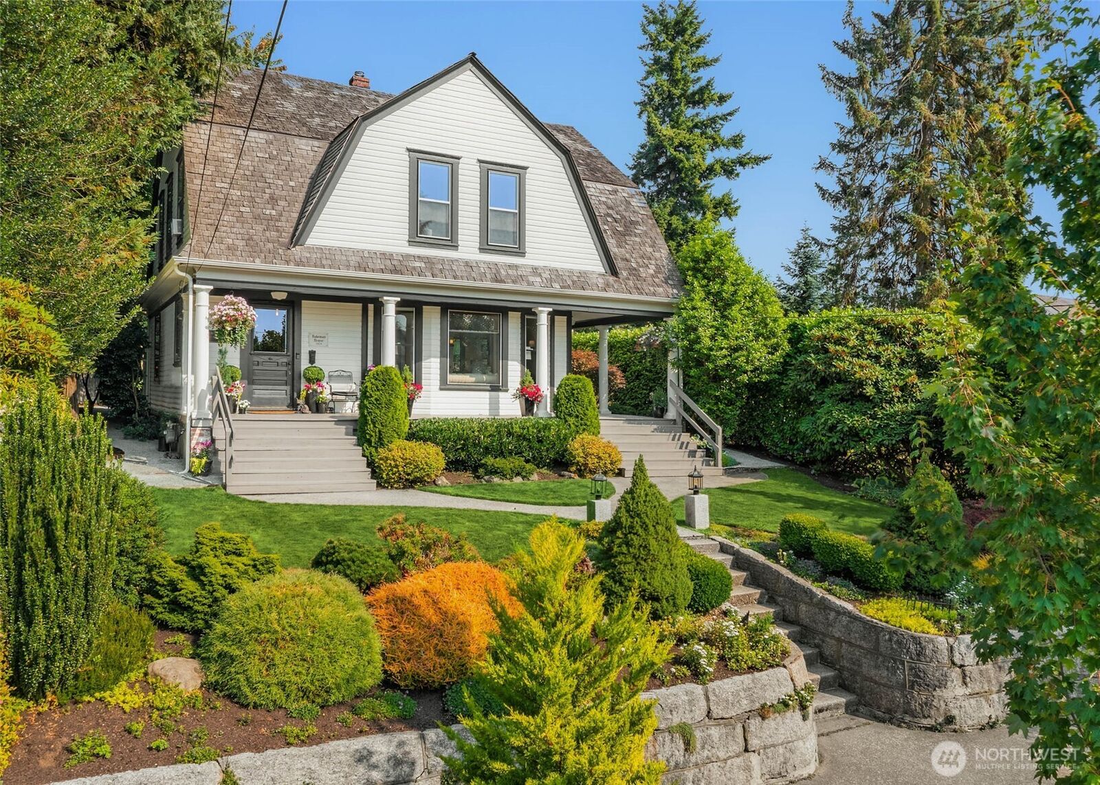 Property Photo: 317 Avenue B WA 98290