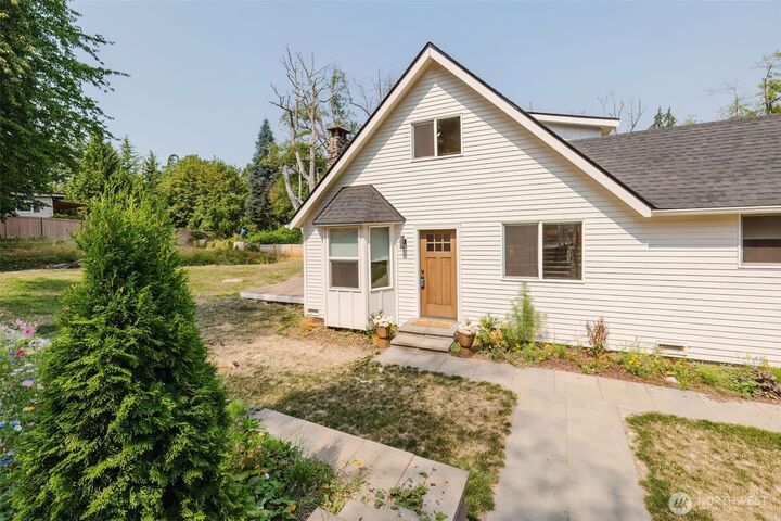 Property Photo:  11109 E Jovita Boulevard  WA 98372 