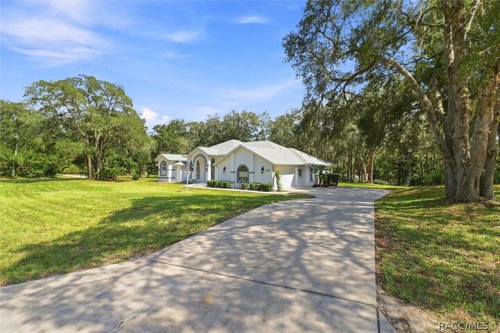 Property Photo: 5454 N Mallows Circle FL 34465