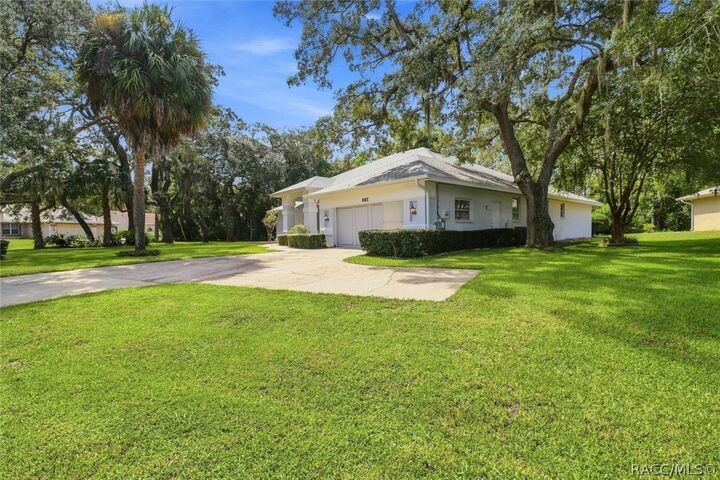 Property Photo: 1 Canela Court FL 34446