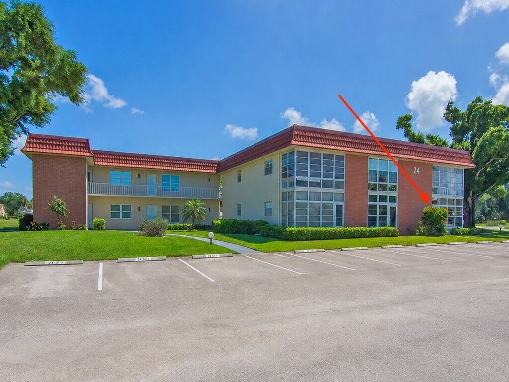 Property Photo: 24 Pine Arbor Lane 103 FL 32962