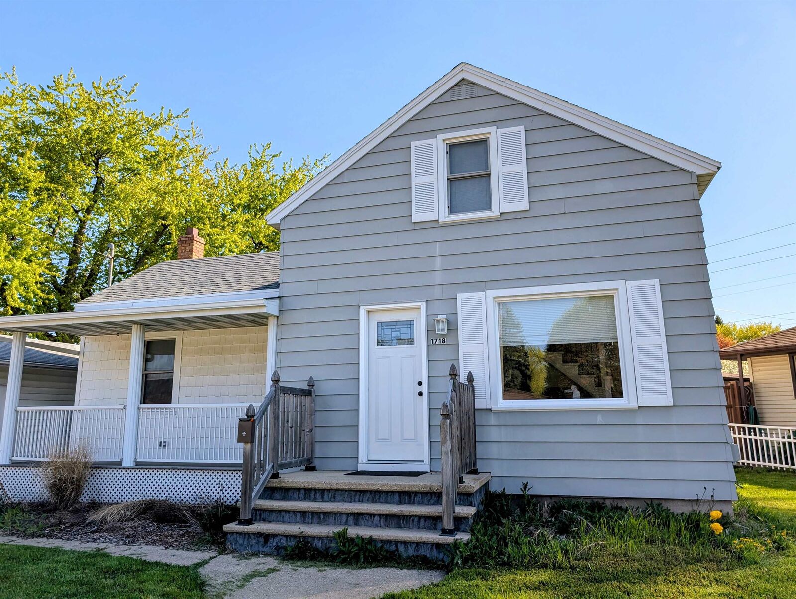 Property Photo: 1718 E John Street WI 54915