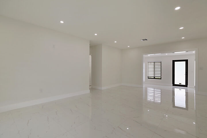 Property Photo: 421 Fontana Drive FL 33461