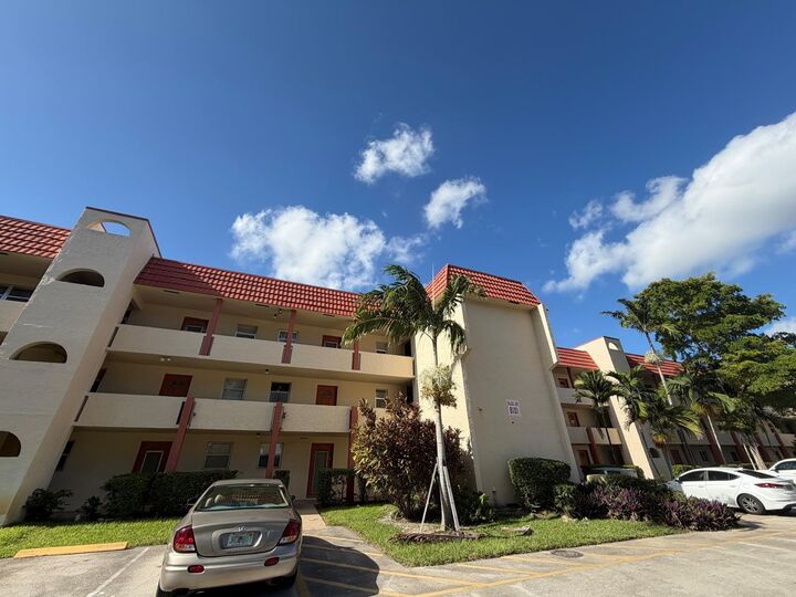 Property Photo: 8101 S Sunrise Lakes Drive N 204 FL 33322
