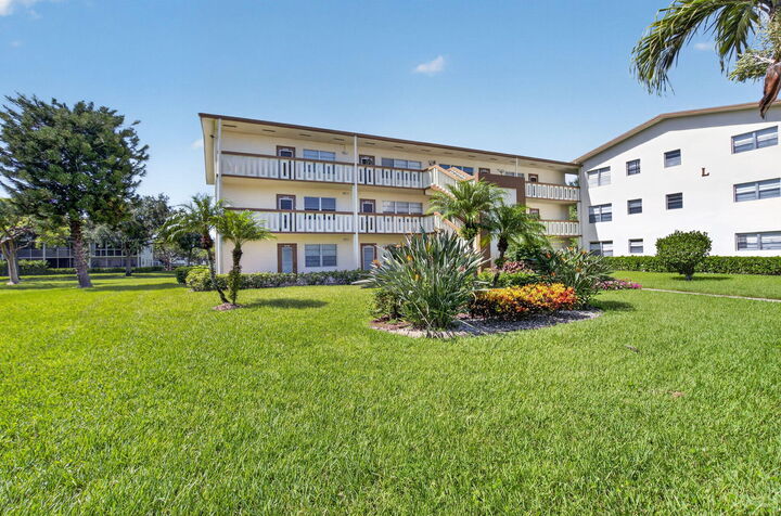 Property Photo:  463 Mansfield L  FL 33434 