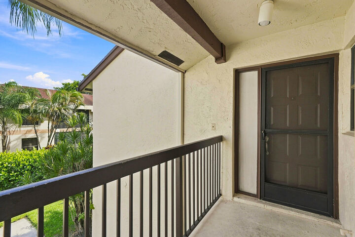 Property Photo: 2581 Carambola Circle N 1868 FL 33066