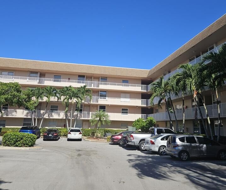 Property Photo: 10414 NW 24th Place 404 FL 33322