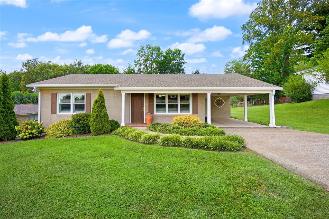 Property Photo:  306 Green Acres Drive  KY 42141 