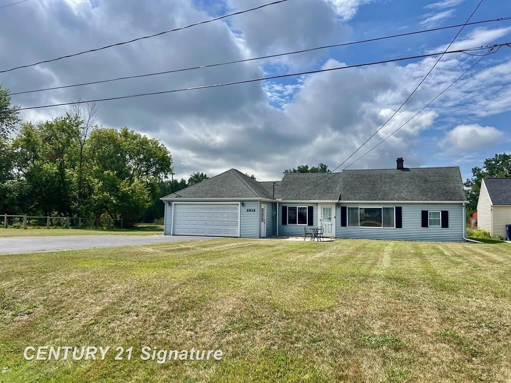 Property Photo: 5935 Midland Road MI 48623
