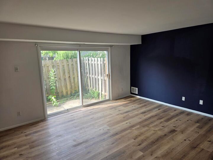 Property Photo: 3601 Kenbrooke Court MI 49006