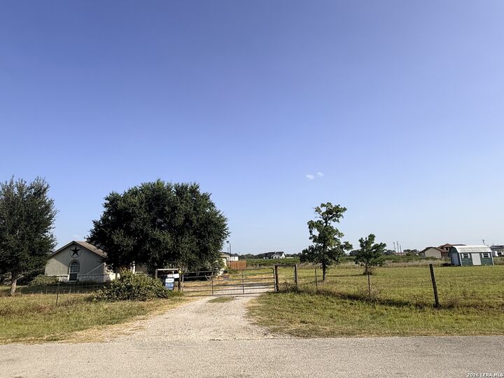 Property Photo: 116 Palomino Trail TX 78059