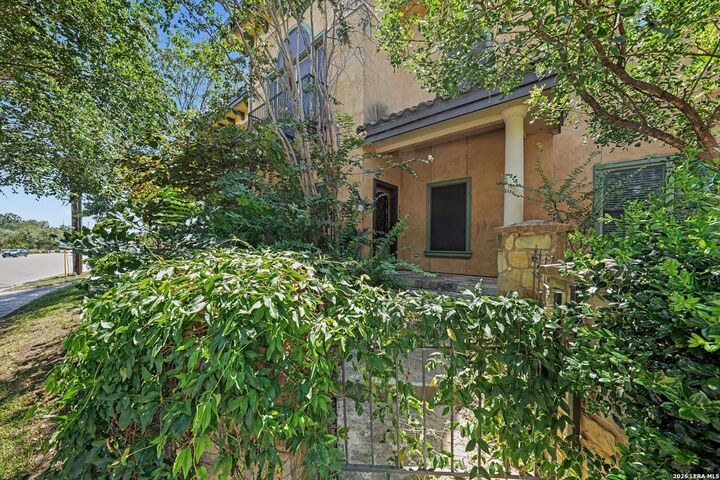 Property Photo:  123 Eaton St 102  TX 78209 