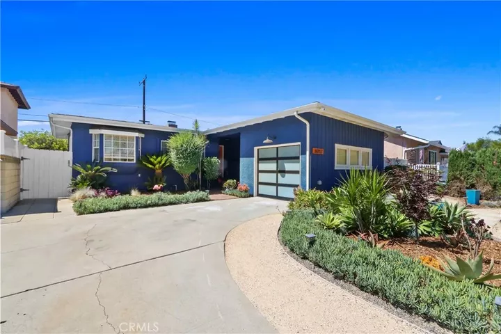 Property Photo:  6012 E Conant  CA 90808 