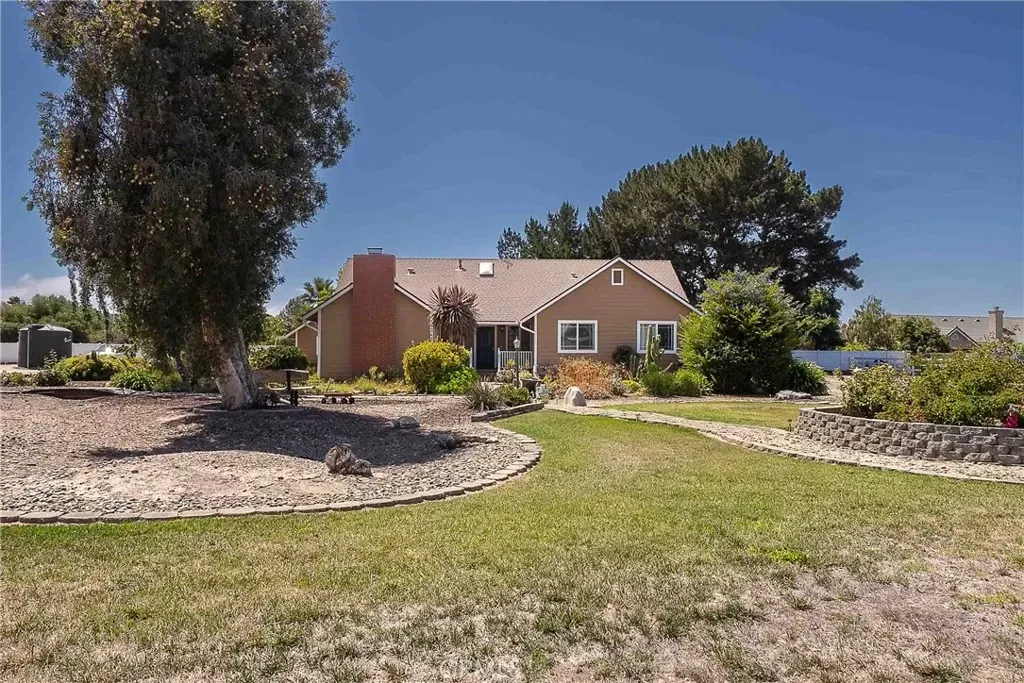 Property Photo: 4343 Crew CA 93455