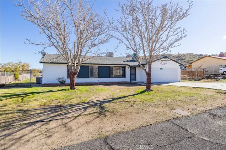 Property Photo: 40054 Ridgemist Street CA 93591