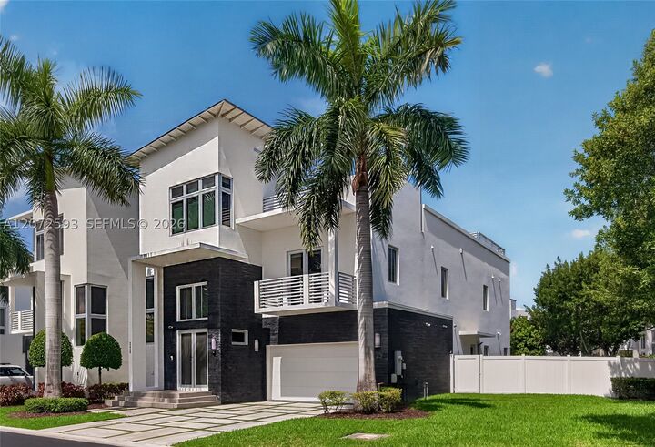 Property Photo: 3460 NW 84th Ave FL 33122