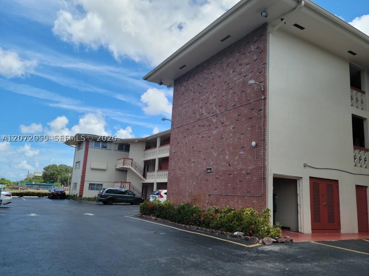 Property Photo: 4730 NW 10th Ct 302 FL 33313