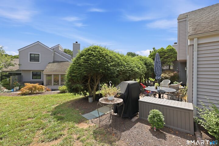 Property Photo: 170 Hollister Way South 170 CT 06033