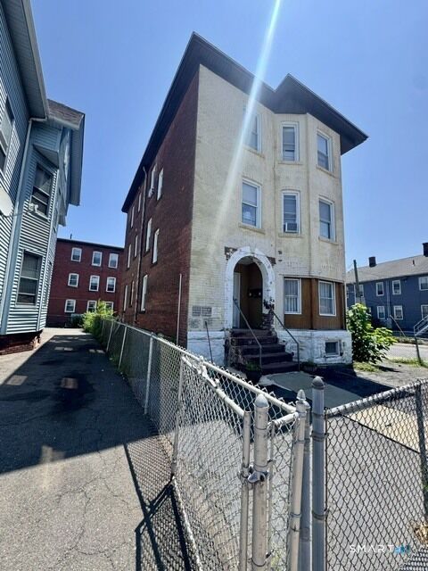 Property Photo:  54 New Park Avenue  CT 06106 