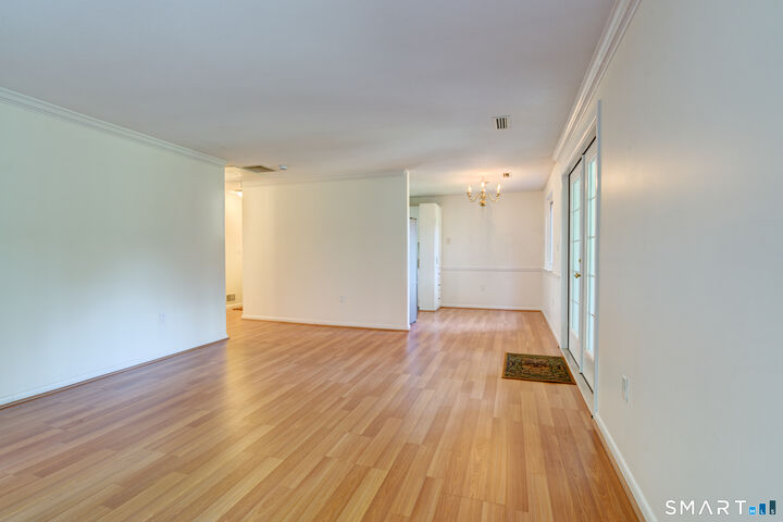 Property Photo:  272 Hollister Way West 272  CT 06033 