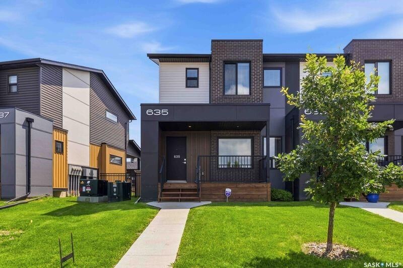 Property Photo: 635 Evergreen Boulevard SK S7W 0Y7