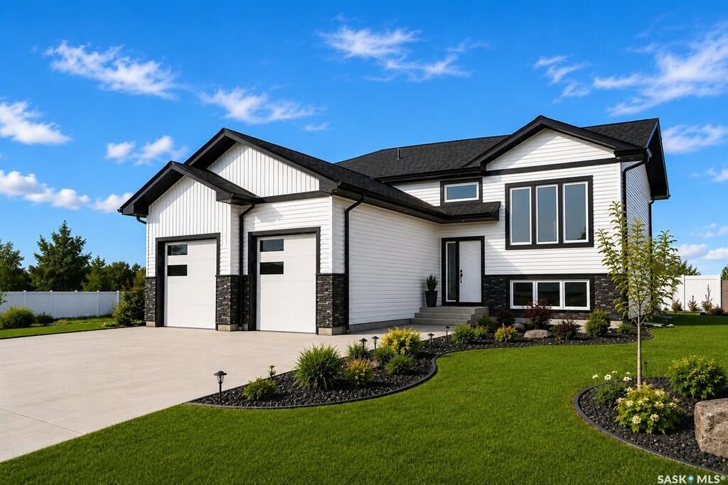 Property Photo: 824 Ballesteros Crescent SK S0K 4S0