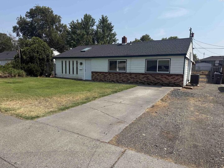 Property Photo: 817 S Garfield St. WA 99336