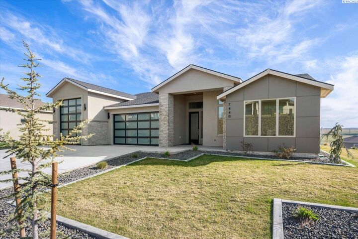 Property Photo:  7440 W 22nd Place  WA 99338 