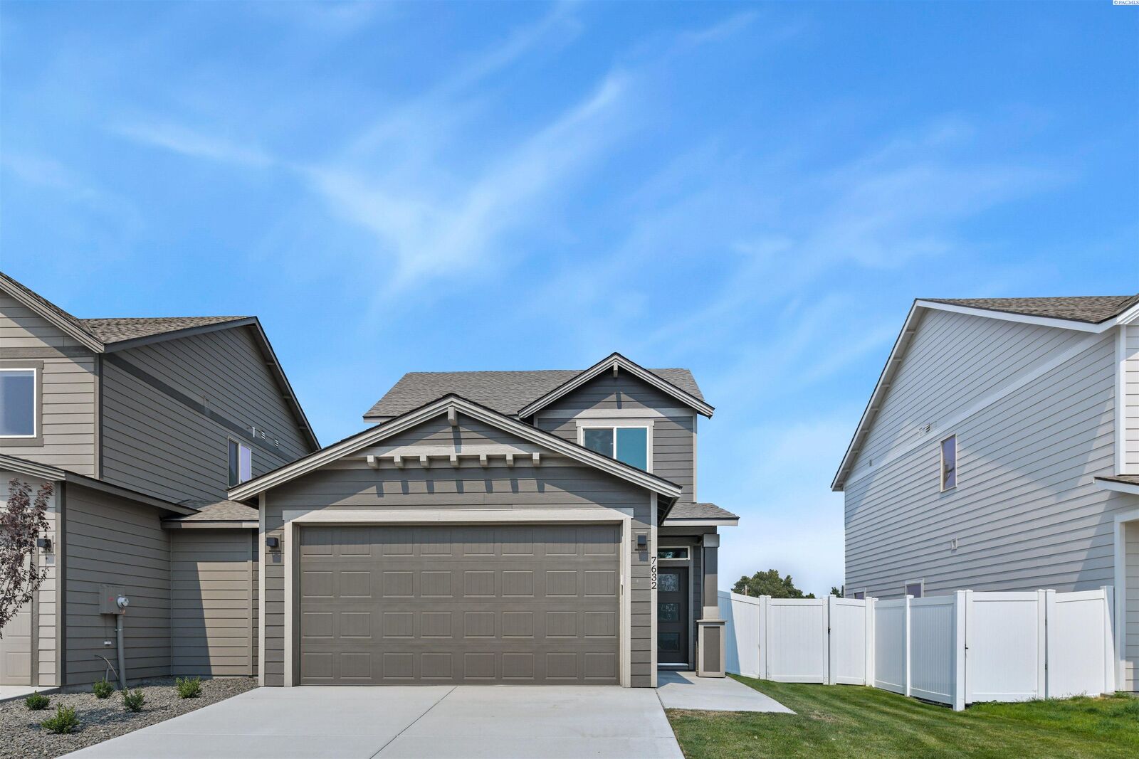 Property Photo:  7632 Grapevine Ct  WA 99353 