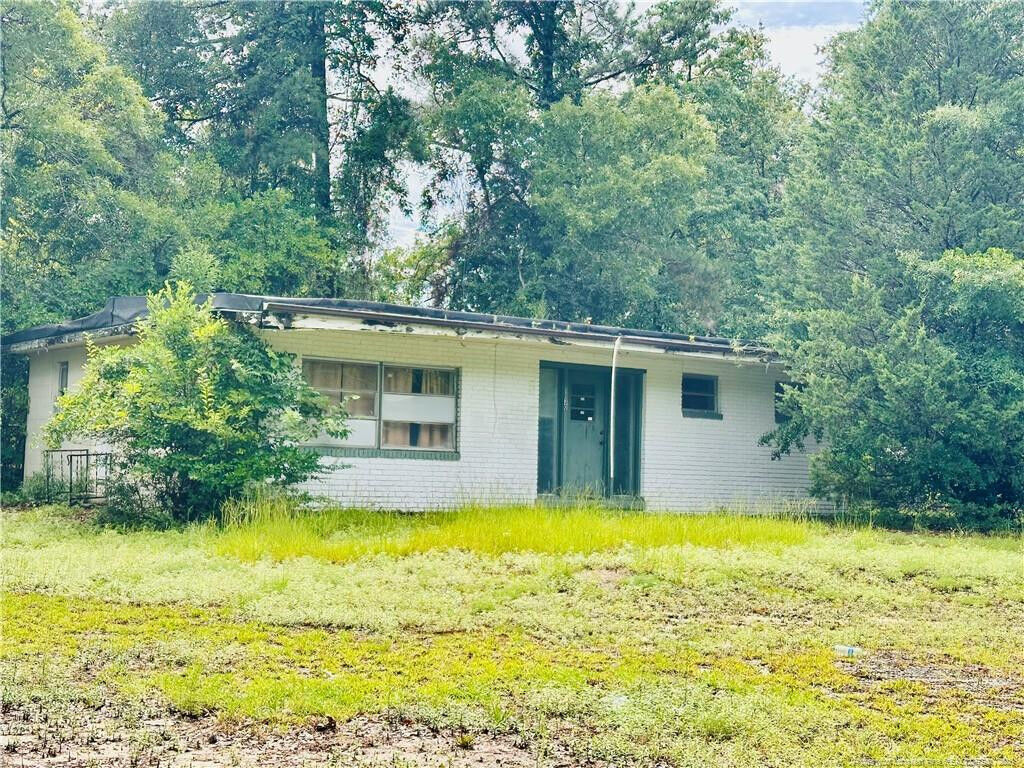 Property Photo: 1130 W New Hampshire Avenue NC 28387